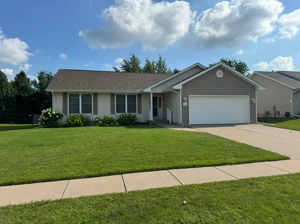 1225 W 61st St, Davenport, IA 52806