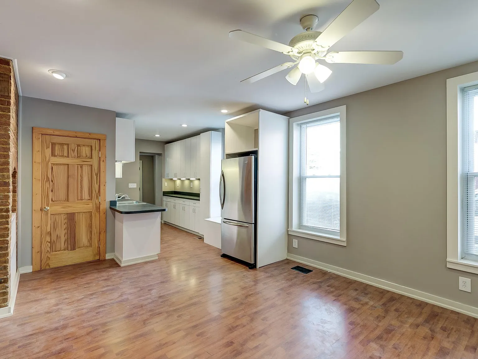 3 bed, 1344 sqft, $2,600 — Photo 4