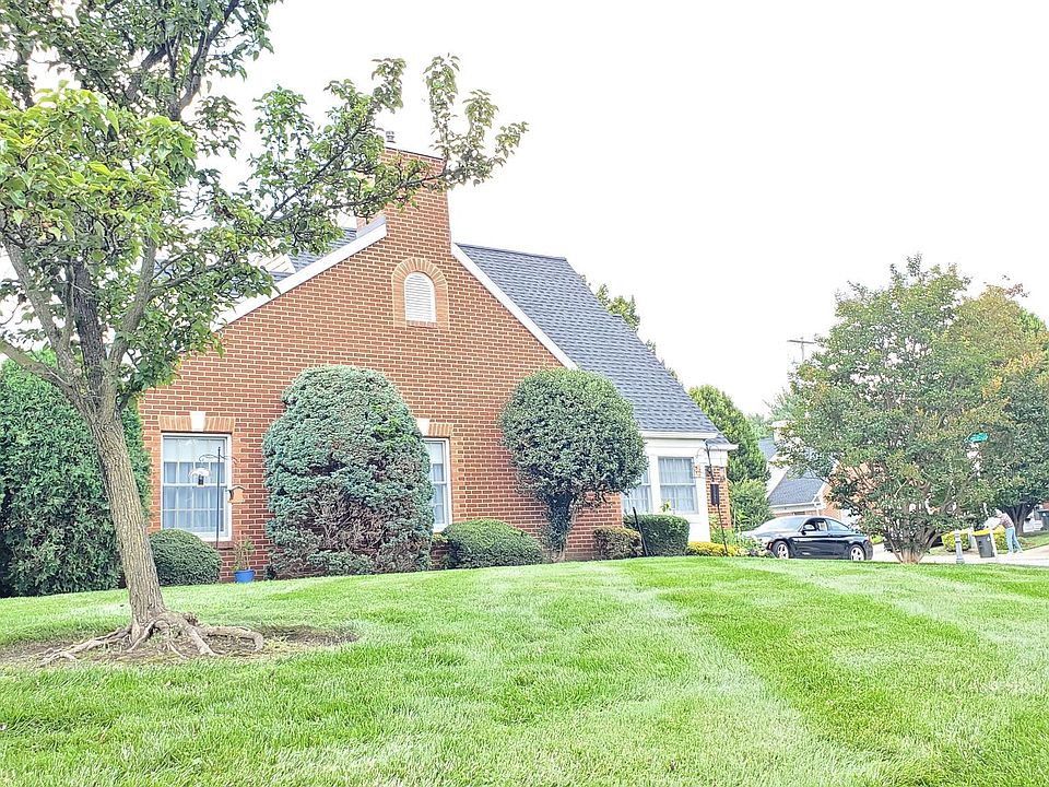 1st image of 25 E Village Rd