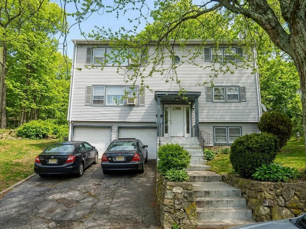 3 bed, $2,900 — Photo 2