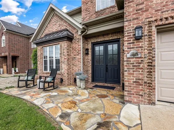 109 SE G Ct, Bentonville, AR 72712