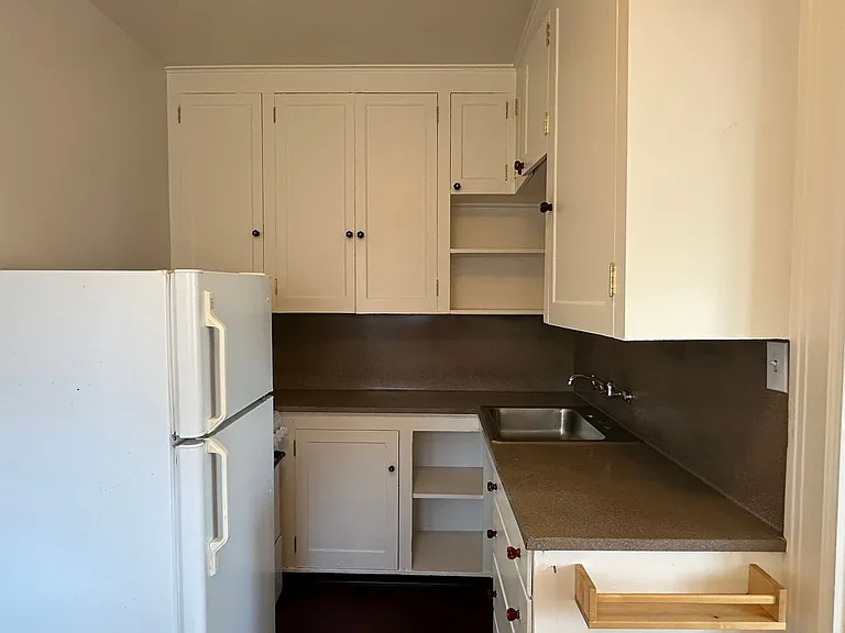 635 NE Randall Ave — Photo 11