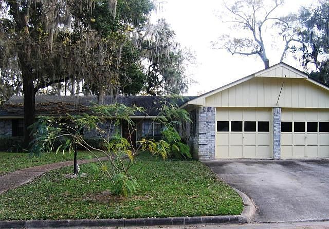 1st image of 217 Montclaire Dr