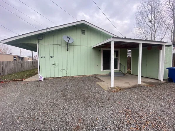 Ash St. Duplex, 745 & 747 E Ash St #747, Union, OR 97883