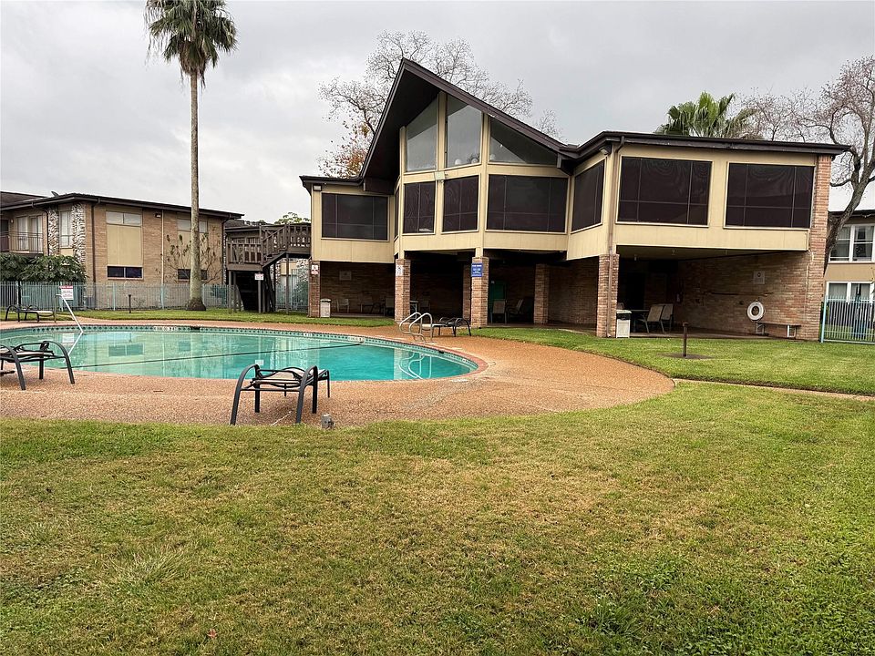 1st image of 7047 Bissonnet St APT 70