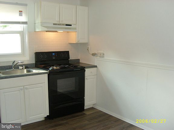 5th image of 704 Chapelgate Dr #704
