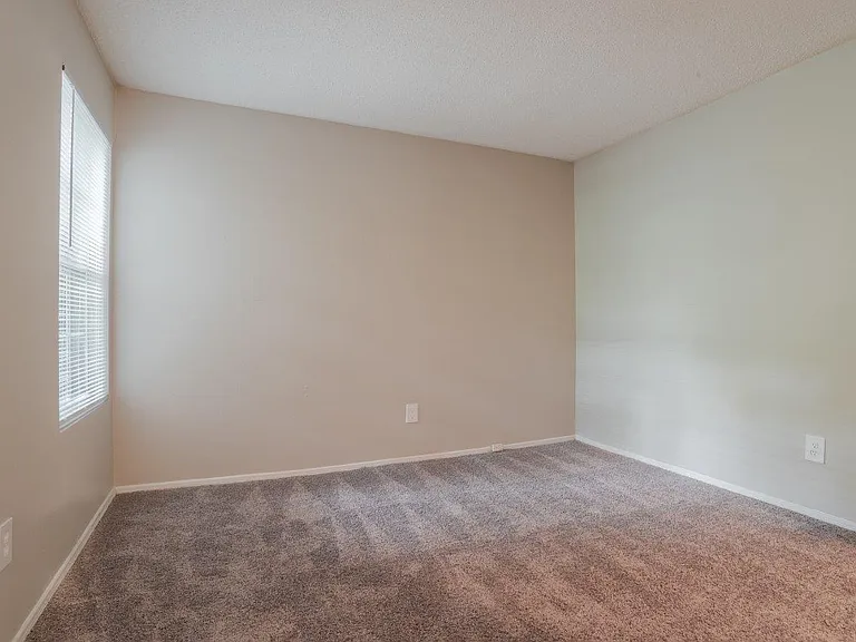 The Waterford Apartment Homes — Photo 14