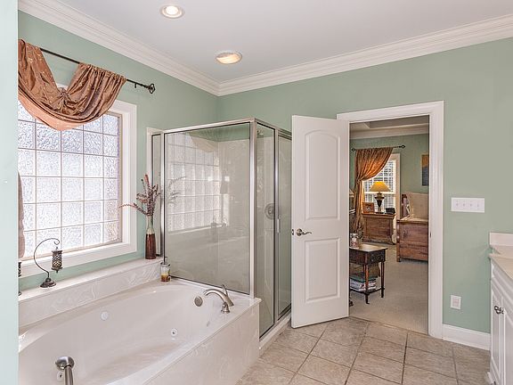 Separate Tub & Shower