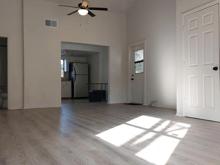 2111 E Grant Ave — Photo 4