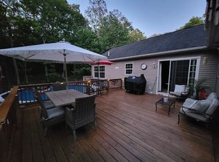 136 Pine Tree Rd, Shohola, PA 18458