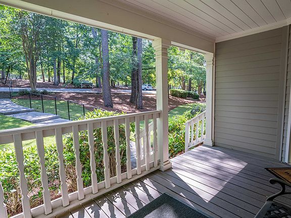 3rd image of 1051 Clubhouse Ln