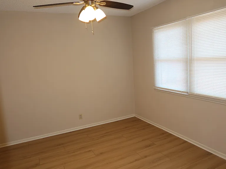234 S Occidental Blvd #17 — Photo 7