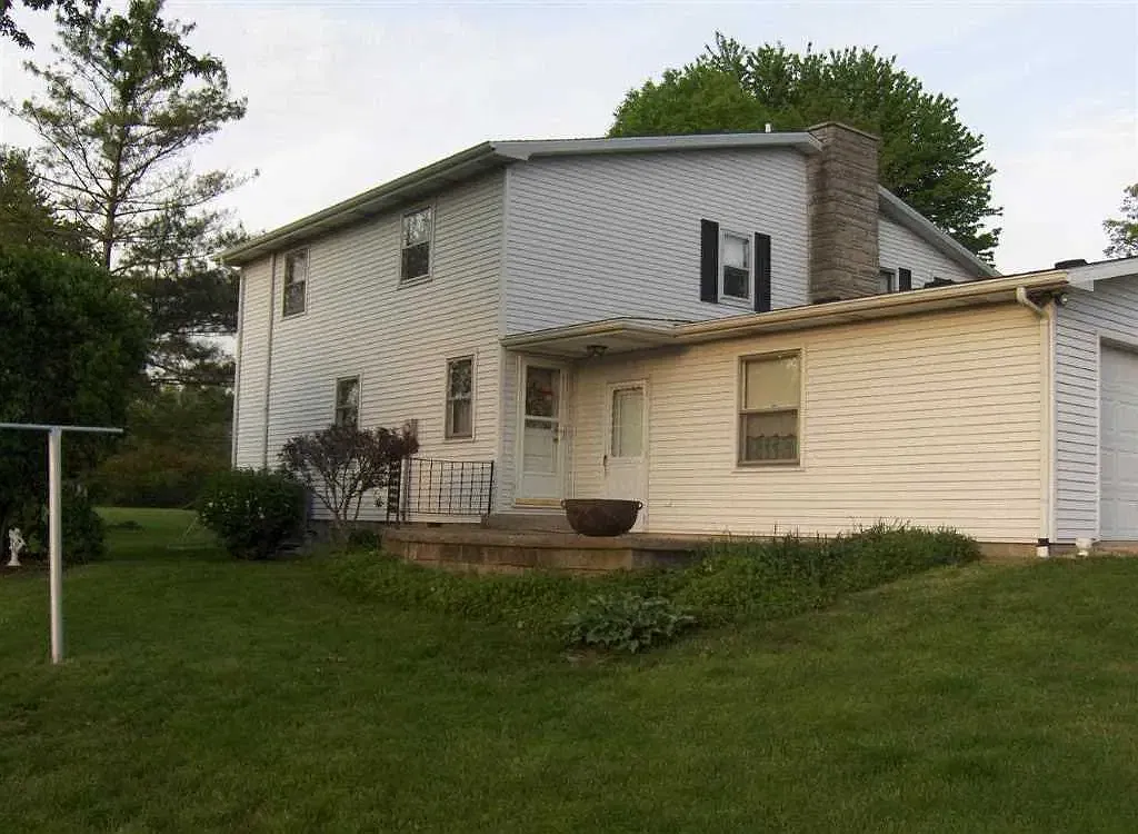 4 bed, 1856 sqft, $1,695 — Photo 1