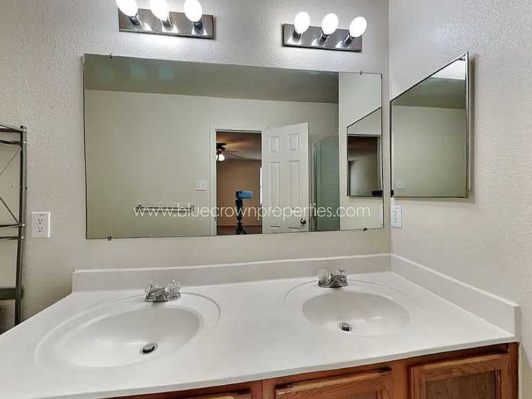 13049 Galaxy Dr — Photo 11