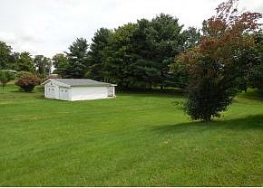 3rd image of 907 Charlem Ct