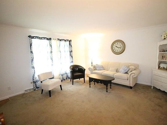 2nd image of 1549 Robin Ln #1553