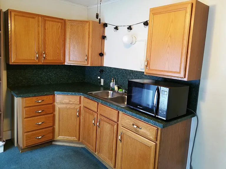123 E 3rd St #3 — Photo 4
