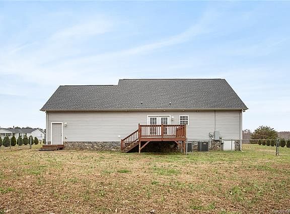 4th image of 1046 Canada Dr