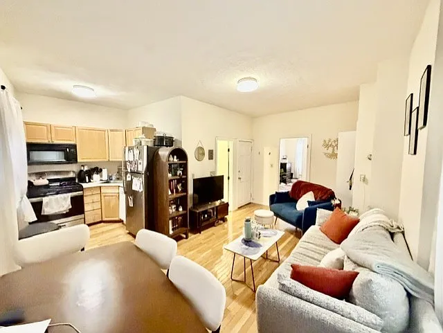 11 Noyes Pl #2