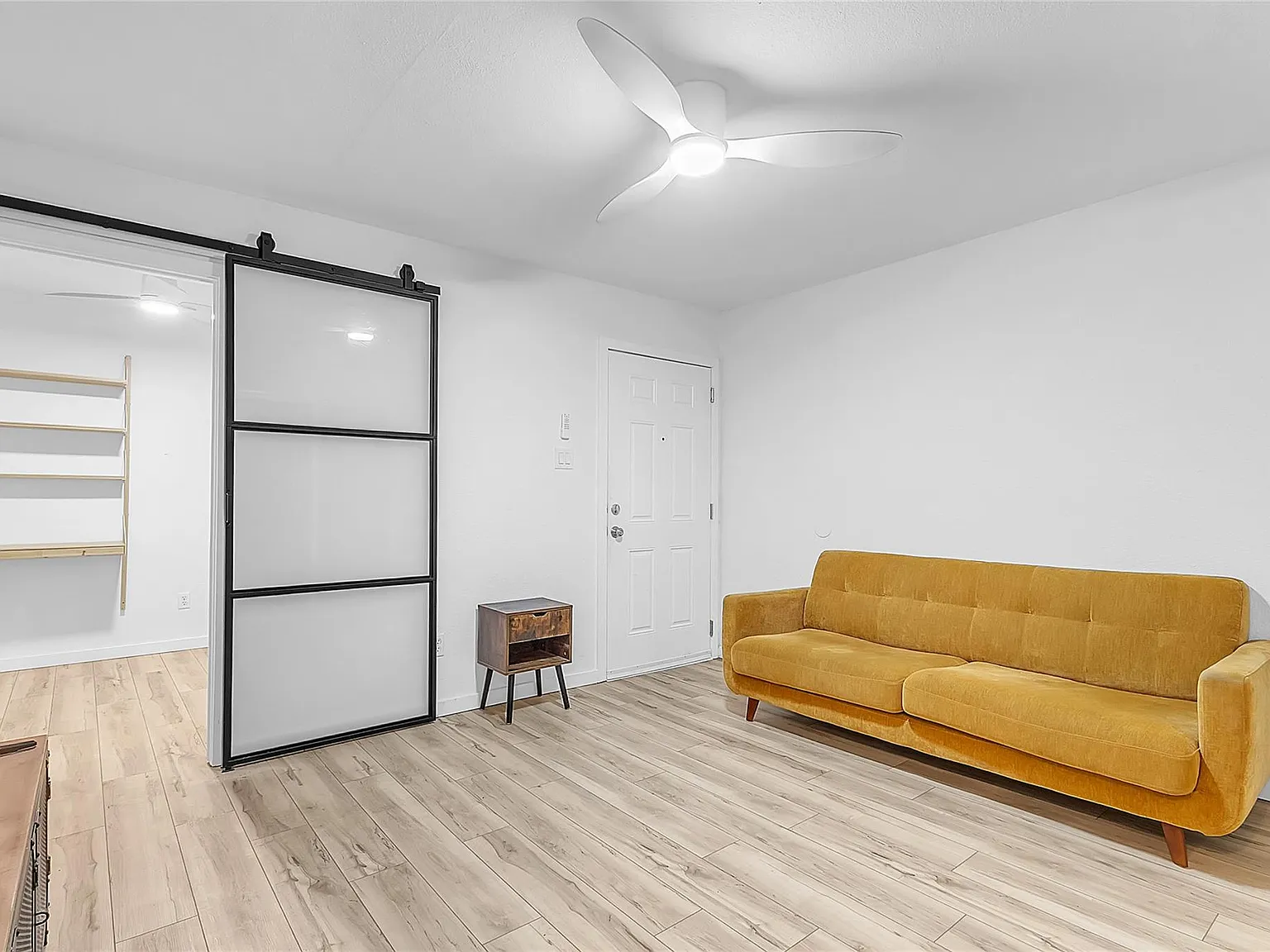 1 bed, 1.0 bath, 378 sqft, $750 — Photo 2