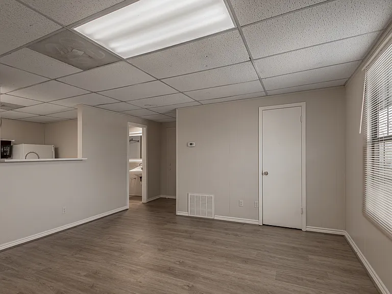 626 University Ave #G — Photo 10