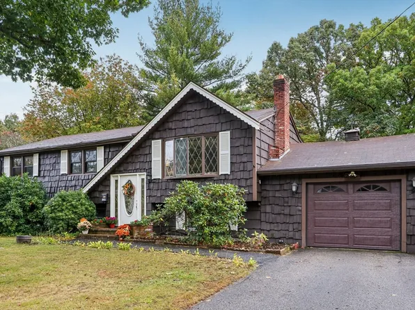137 Peregrine Rd, Abington, MA 02351