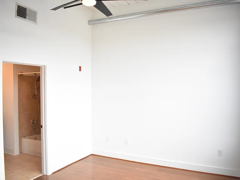 1261 Caroline St NE #101 — Photo 10