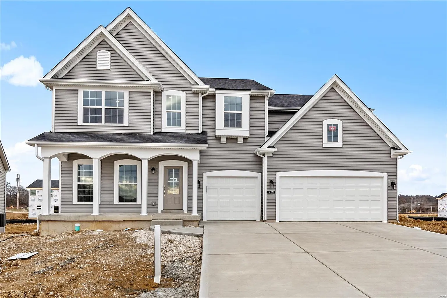 409 Farmhouse Dr photo 1