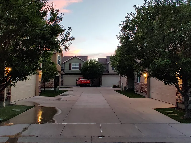 1077 N Kettering Dr — Photo 3
