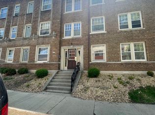 1827 E Park Pl, Milwaukee, WI 53211