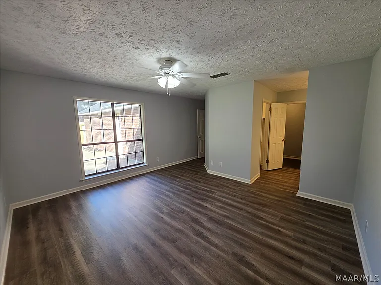 6225 Whitewater Ct — Photo 24