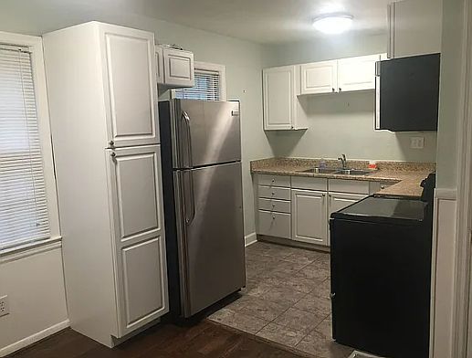 5th image of 10 E Pocahontas Ln