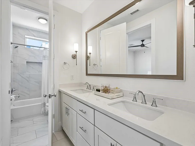 852 Fisher St #C — Photo 21