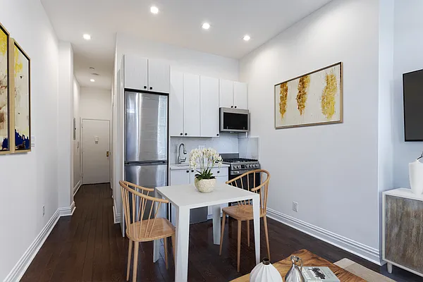 Rented by Platinum Properties | media 11