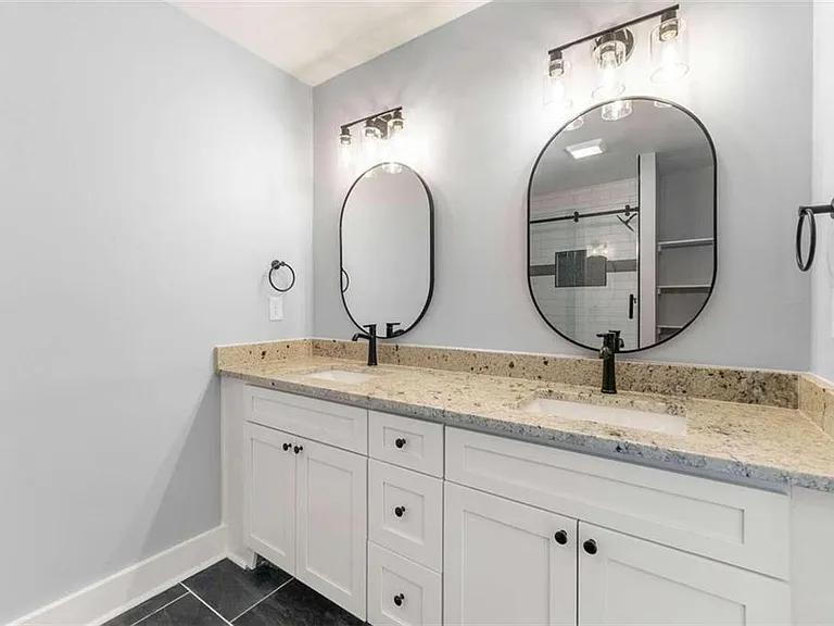 671 John St NW — Photo 12