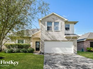 8207 Sugar Cane Dr, Baytown, TX 77523