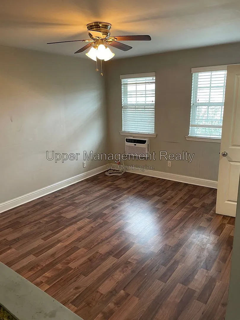 1 bed, 1.0 bath, 570 sqft, $1,075 — Photo 2