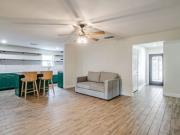 3rd image of 6709 Summit Ridge Dr