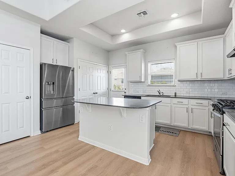 10221 Forest Grove Dr — Photo 8