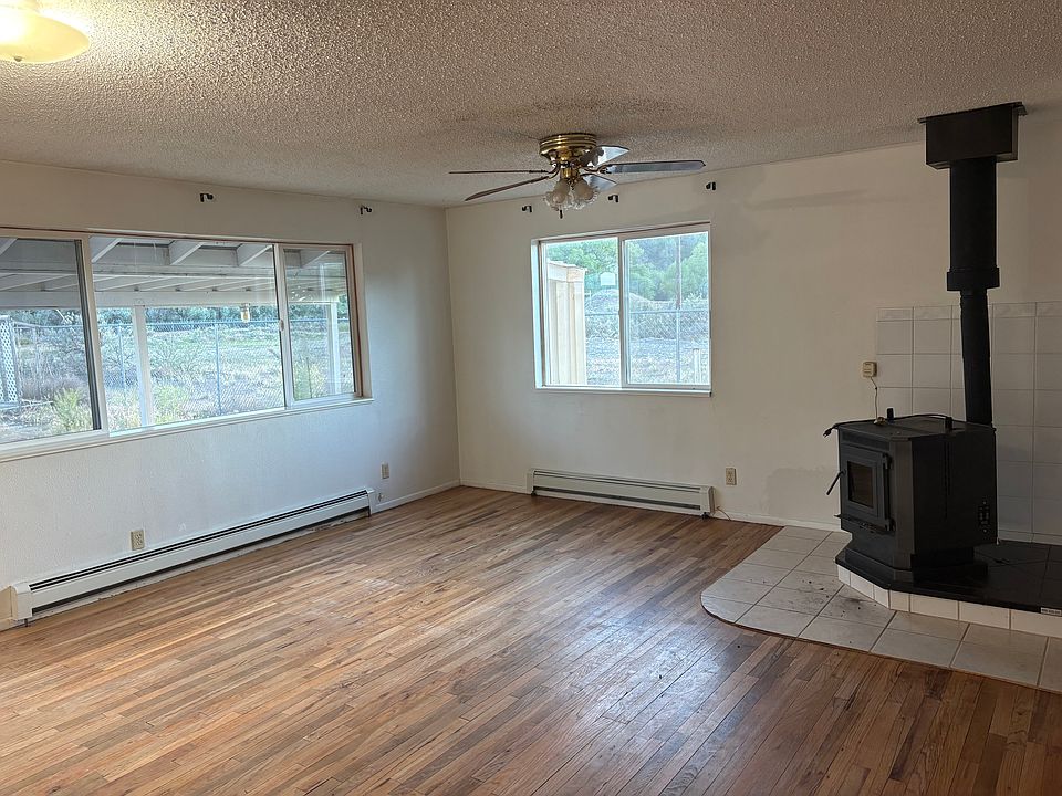 1st image of 332 Lake Rd #2