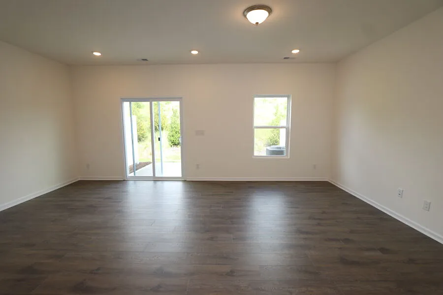 2748 Trinity St — Photo 3