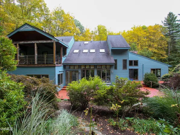 258 Great Barrington Rd, Housatonic, MA 01236