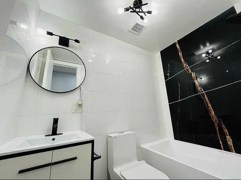 131 Hancock Ave #2D — Photo 1
