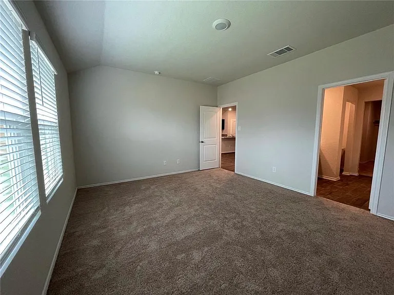 128 Hazel Grv — Photo 10