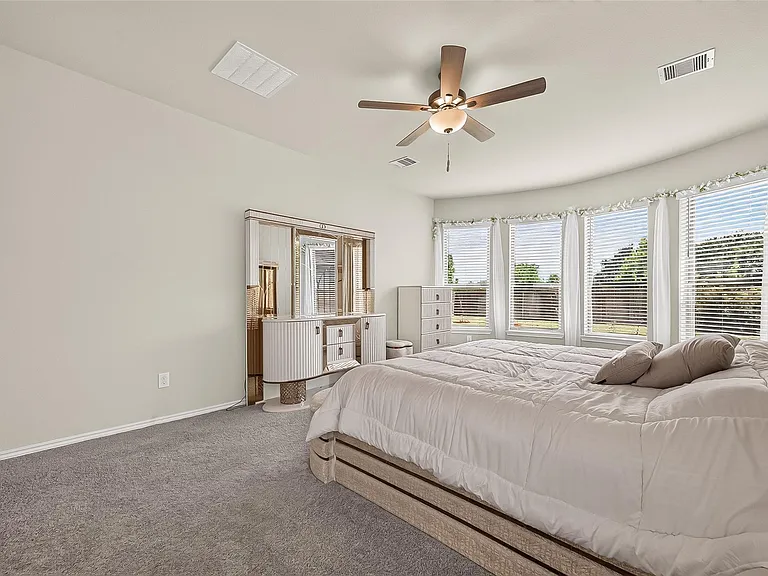 410 Mercury Sky Rd — Photo 35