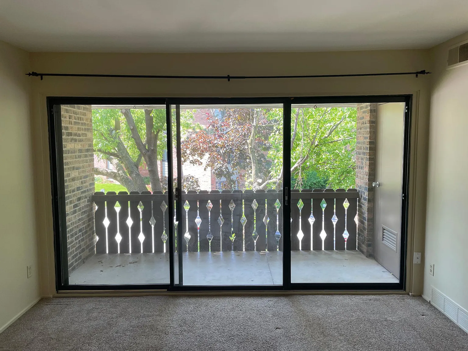 2118 Pauline Blvd — Photo 3