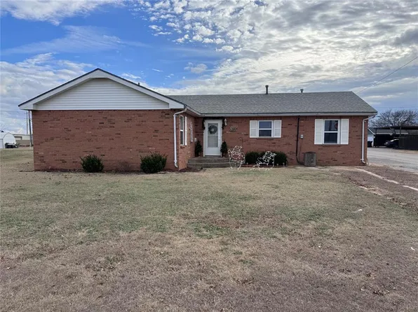 1000 E Boundary, Sentinel, OK 73664