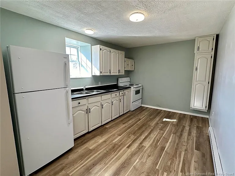 316 Main St — Photo 10