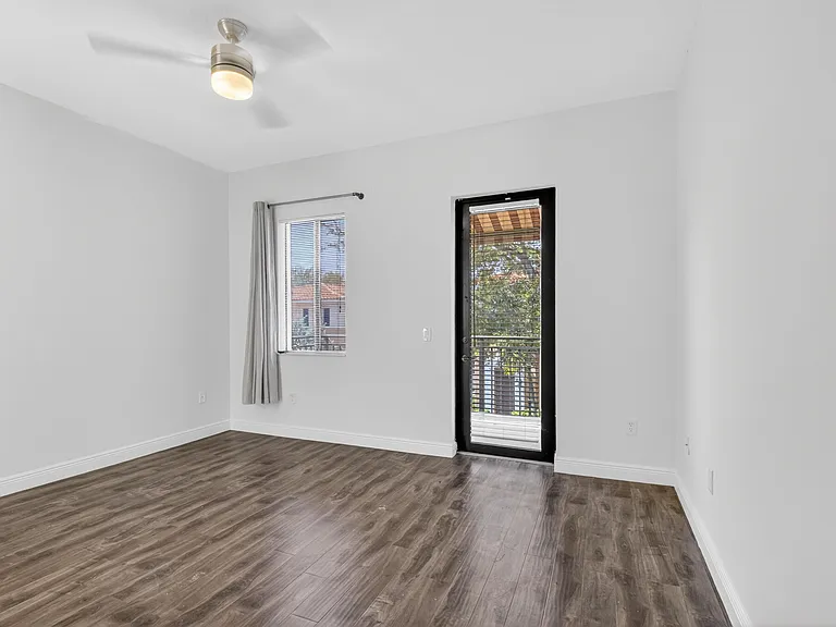 2515 Venetian Ct — Photo 19