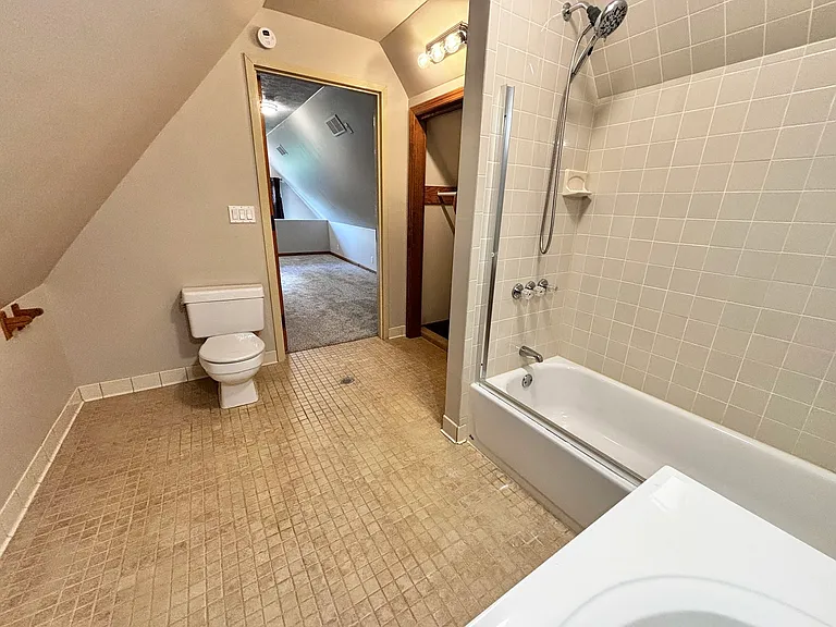 553 Foundry St — Photo 19